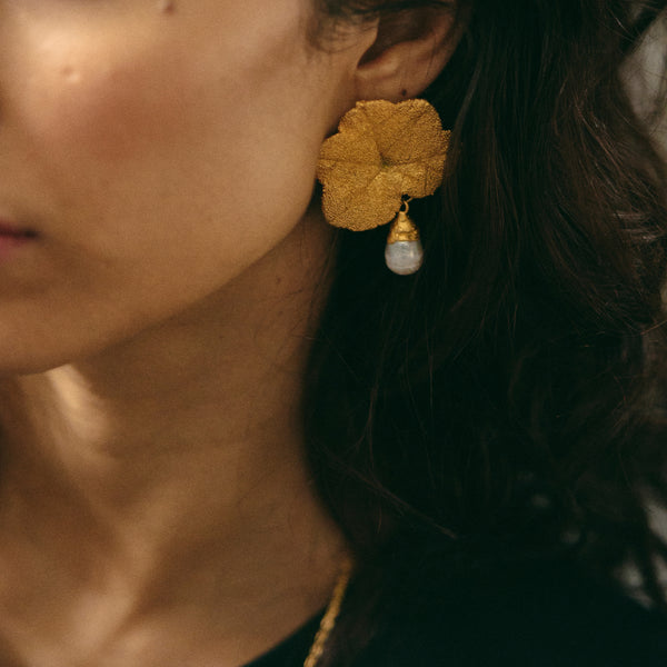 Geranium Leaves & Pearl Studs